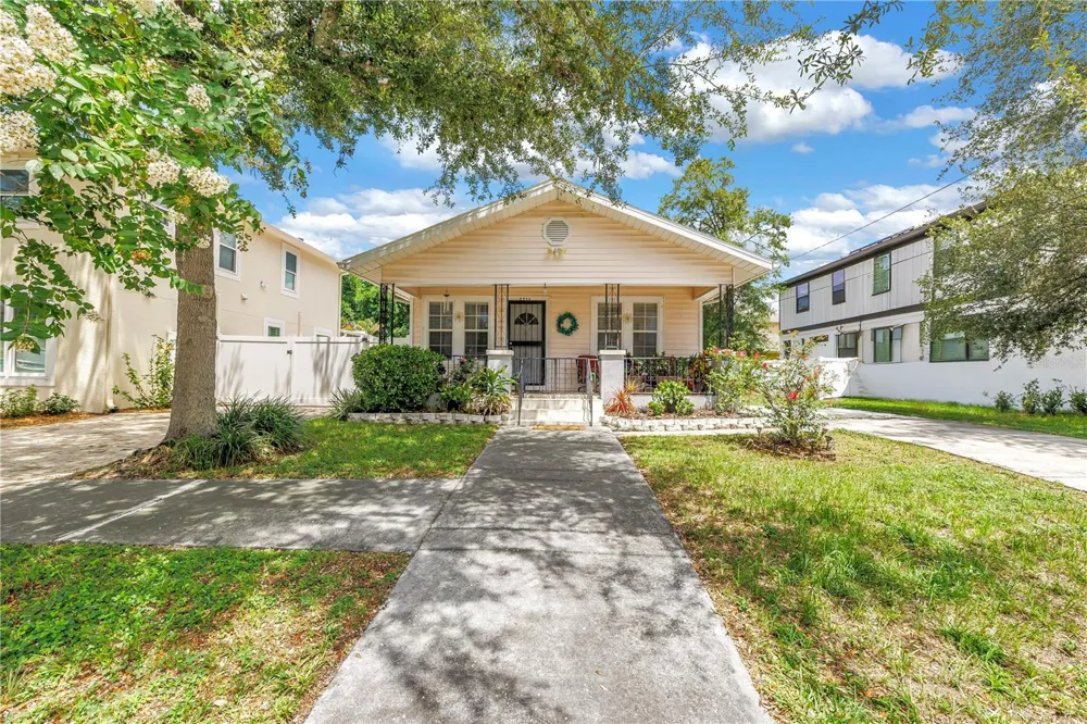 2711 W FIG STREET Tampa, FL 33609