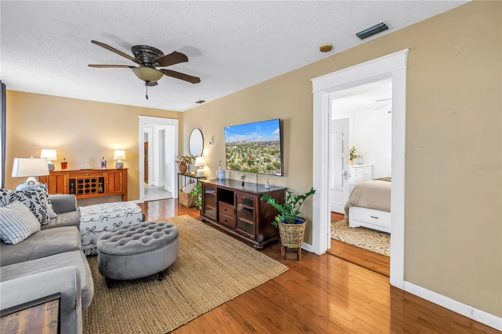 2711 W FIG STREET Tampa, FL 33609