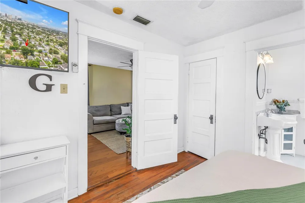 2711 W FIG STREET Tampa, FL 33609