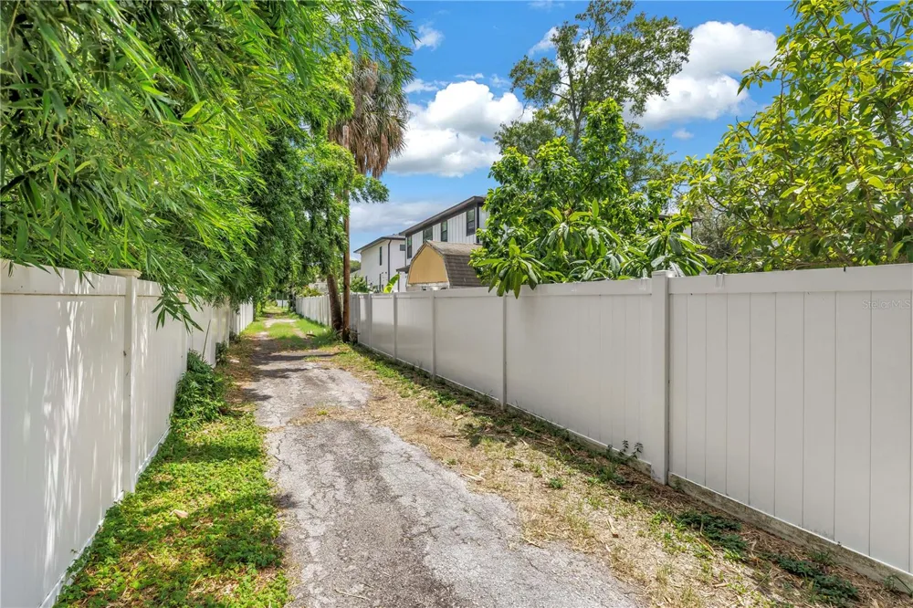 2711 W FIG STREET Tampa, FL 33609