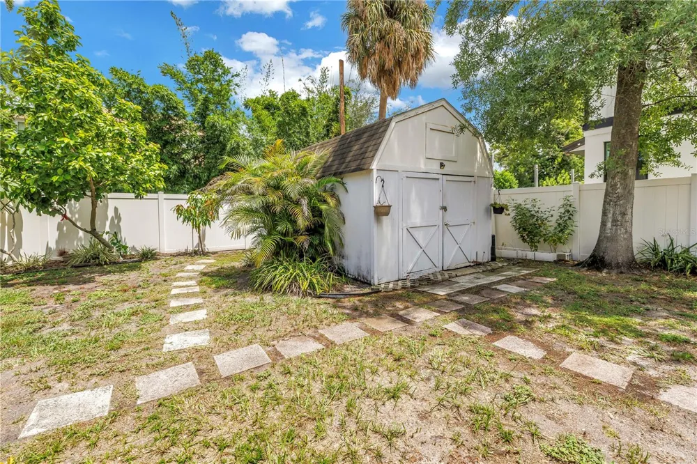 2711 W FIG STREET Tampa, FL 33609