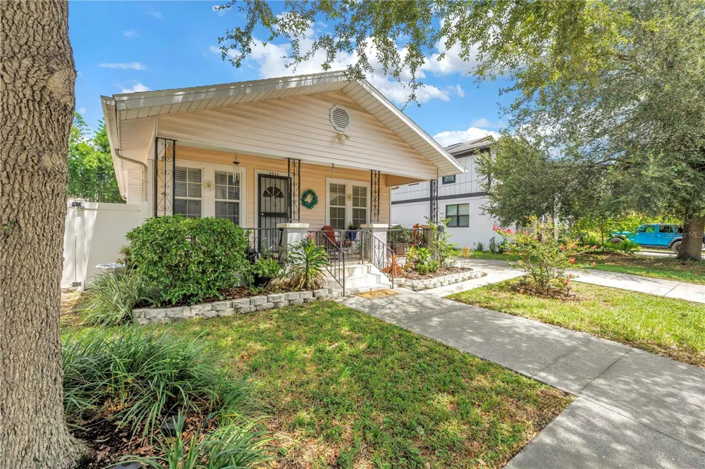 2711 W FIG STREET Tampa, FL 33609