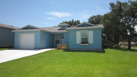 124 Pecan Harbor St.