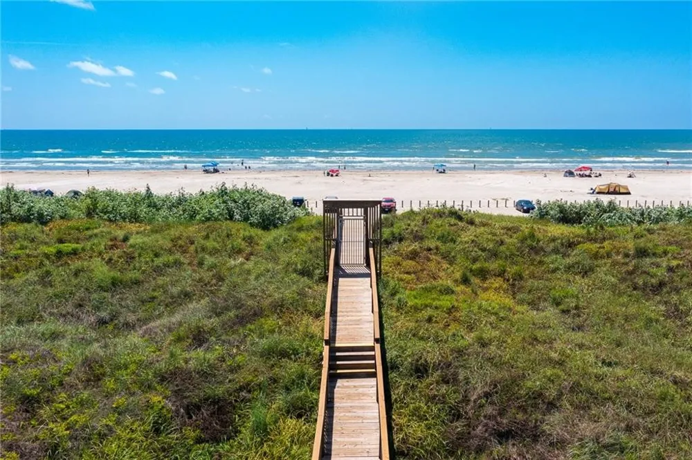 841 Oceanside Drive Port Aransas, TX 78373