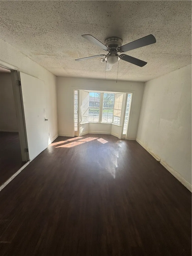 904 W Walton Street Beeville, TX 78102