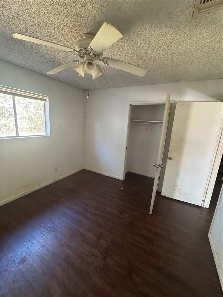 904 W Walton Street Beeville, TX 78102