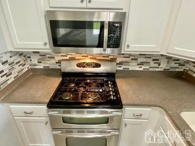 3001 Lighthouse Lane Sayreville, NJ 08859