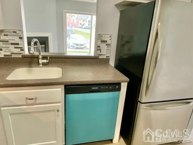 3001 Lighthouse Lane Sayreville, NJ 08859