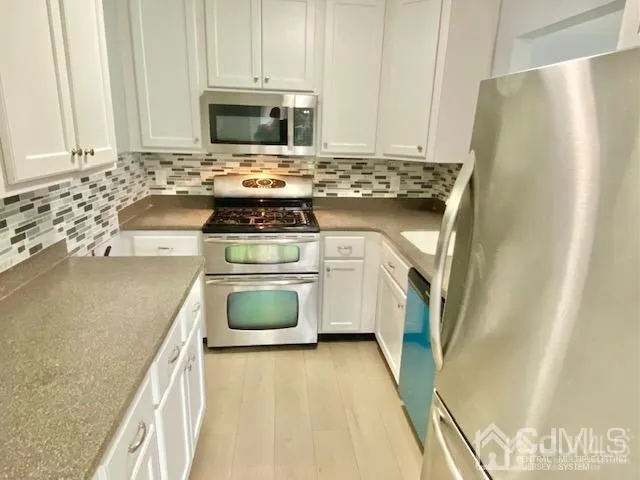 3001 Lighthouse Lane Sayreville, NJ 08859