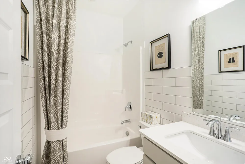 5359 Devonshire Way McCordsville, IN 46055