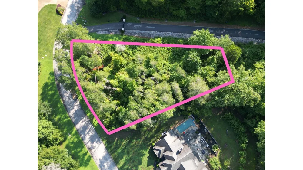 1724 Oakbrook Trail Ooltewah, TN 37363