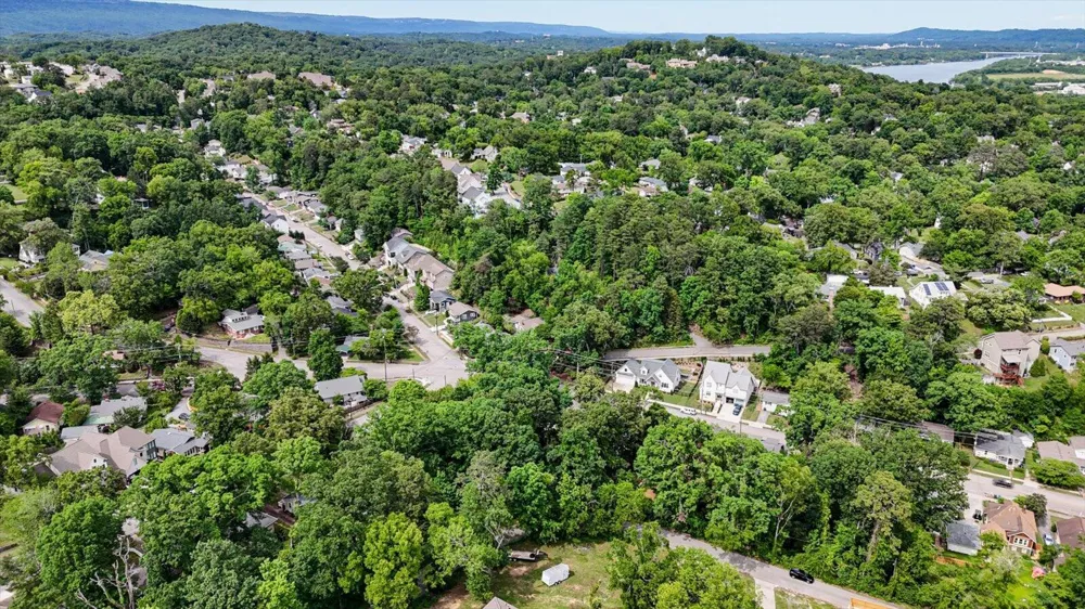 1128 Tremont Street Chattanooga, TN 37405