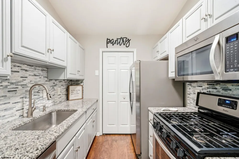 4760 Andorea Dr Mays Landing, NJ 08330