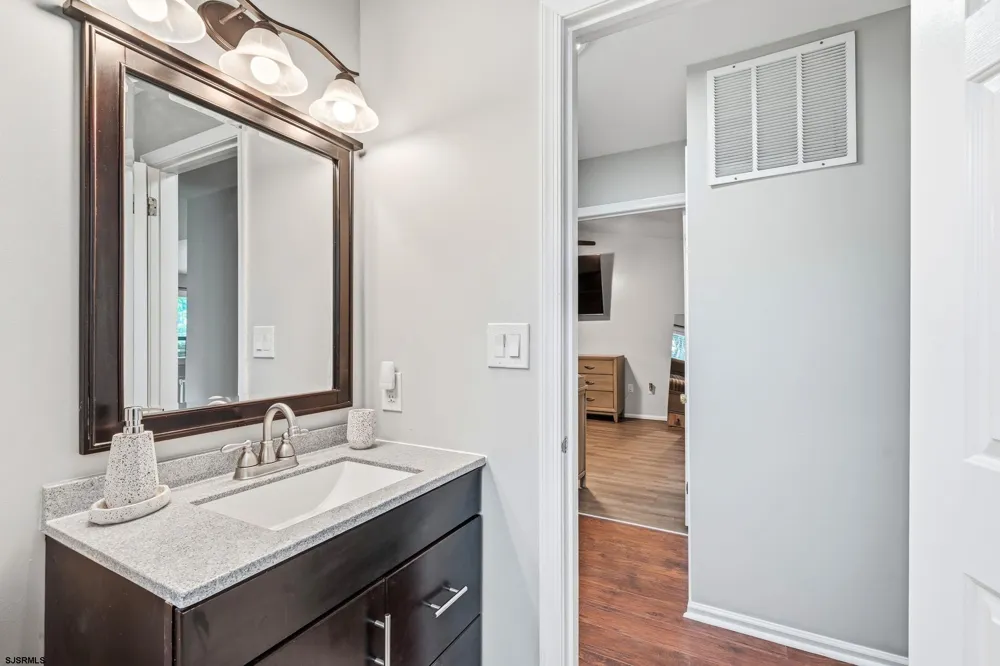 4760 Andorea Dr Mays Landing, NJ 08330