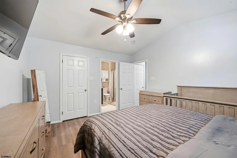 4760 Andorea Dr Mays Landing, NJ 08330