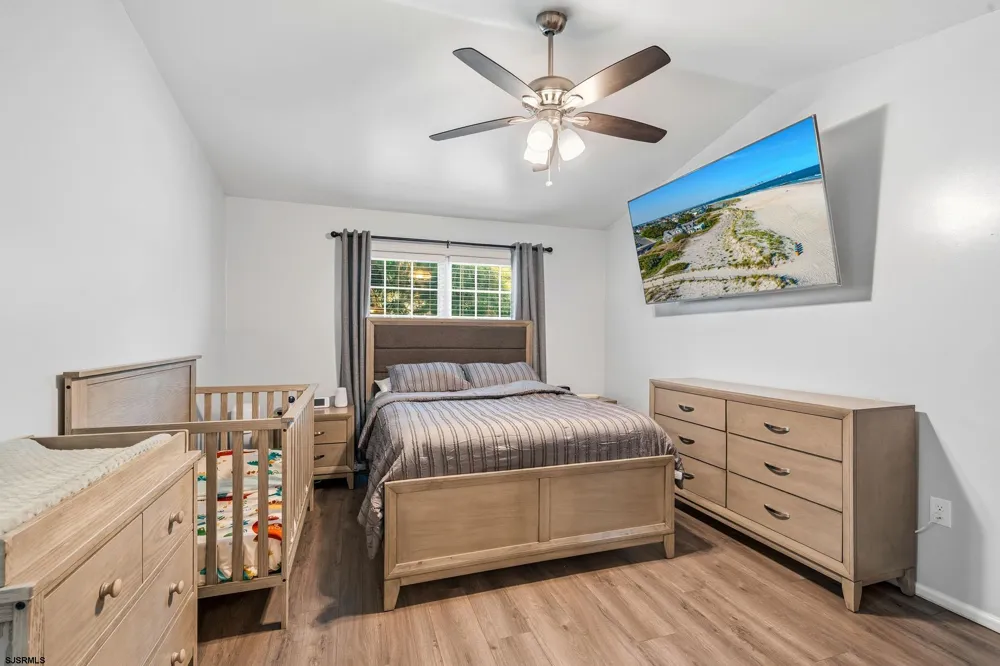4760 Andorea Dr Mays Landing, NJ 08330
