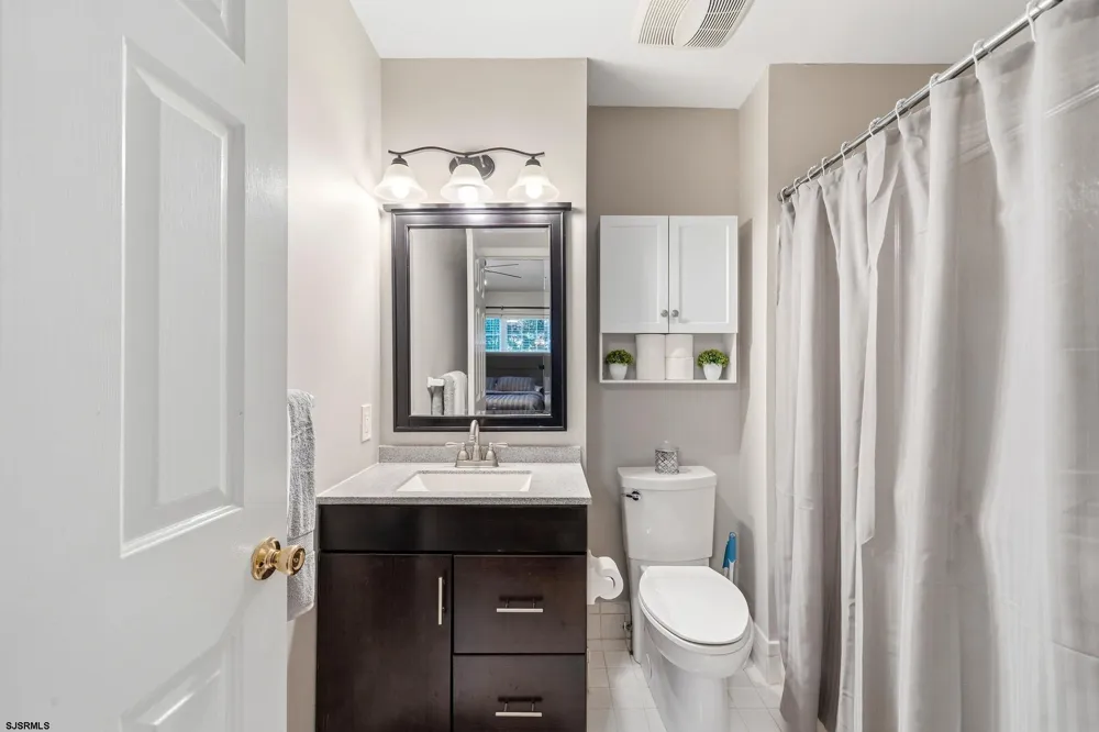 4760 Andorea Dr Mays Landing, NJ 08330