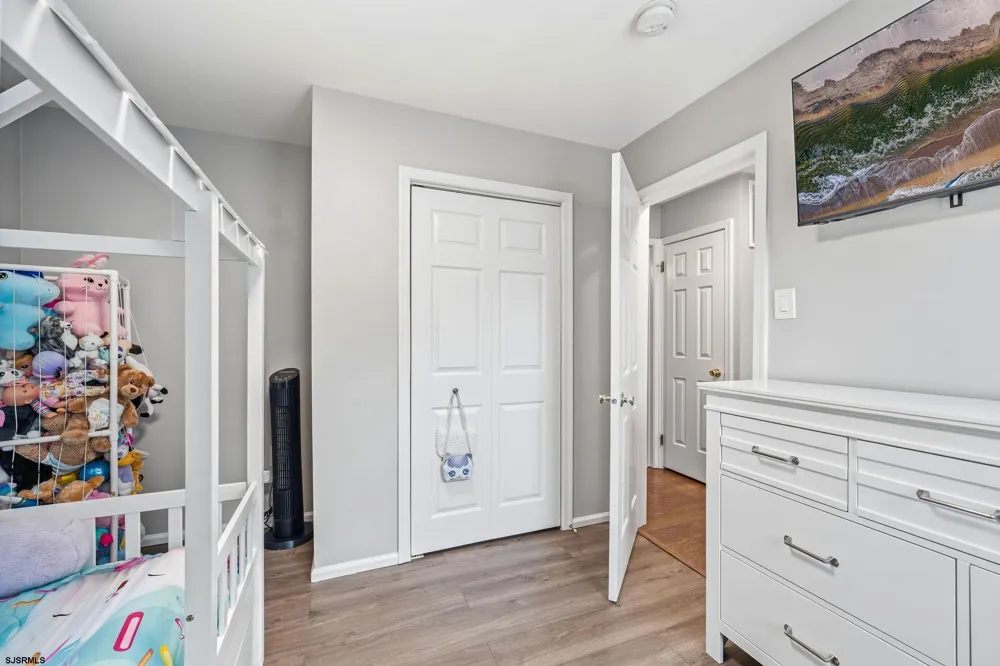 4760 Andorea Dr Mays Landing, NJ 08330