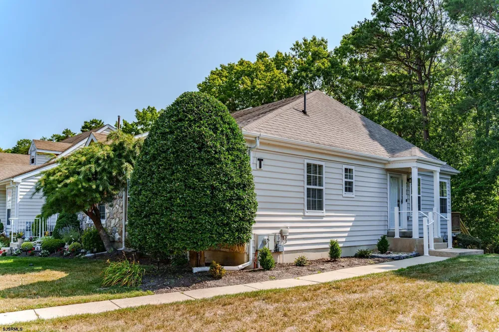 4760 Andorea Dr Mays Landing, NJ 08330