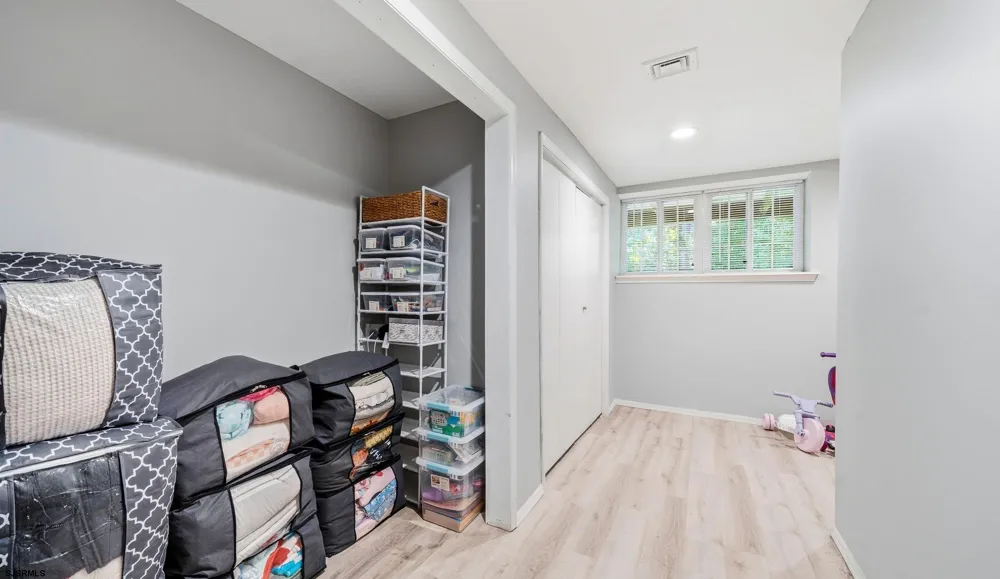 4760 Andorea Dr Mays Landing, NJ 08330