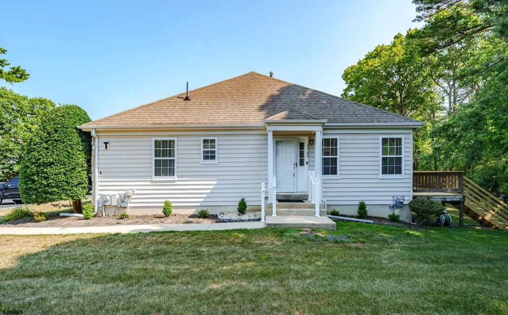 4760 Andorea Dr Mays Landing, NJ 08330