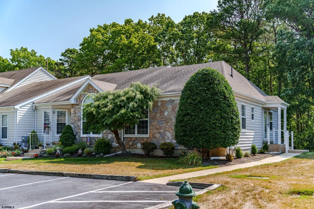 4760 Andorea Dr Mays Landing, NJ 08330
