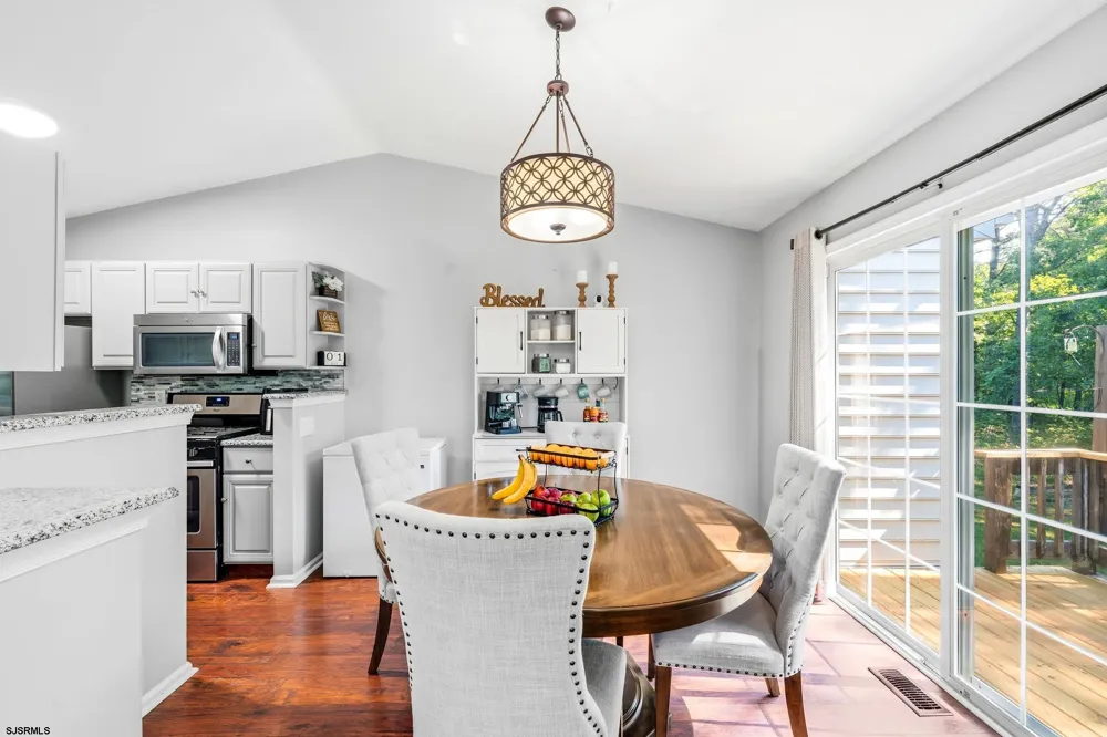 4760 Andorea Dr Mays Landing, NJ 08330