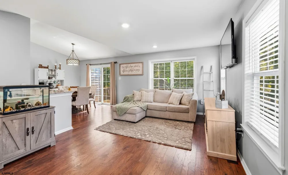 4760 Andorea Dr Mays Landing, NJ 08330