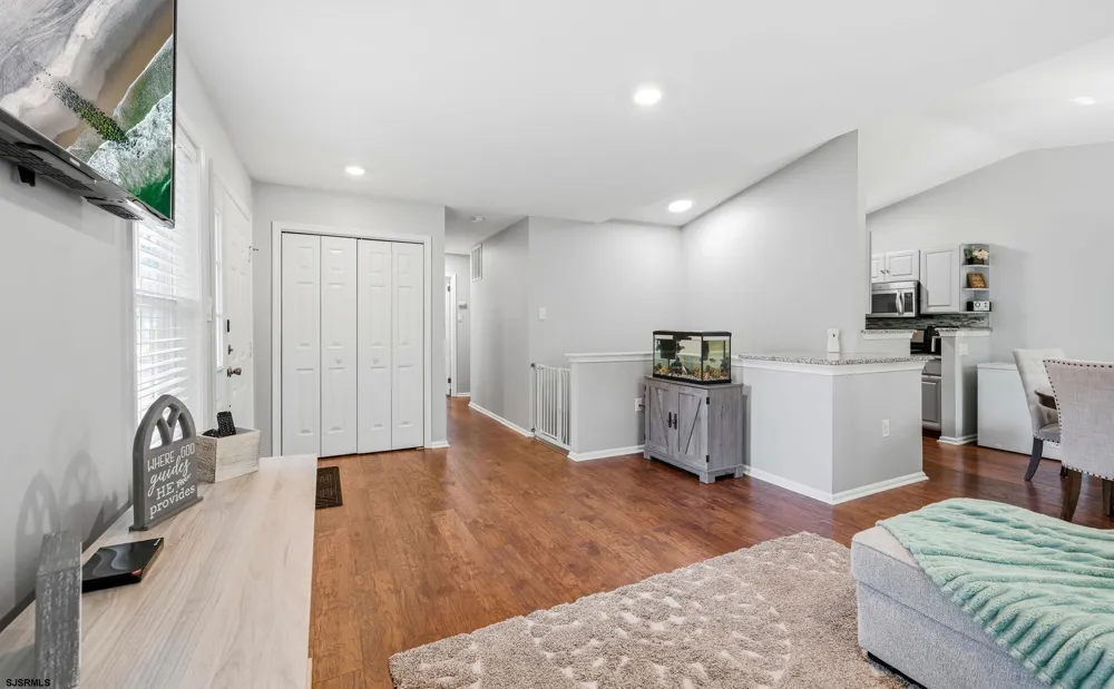 4760 Andorea Dr Mays Landing, NJ 08330
