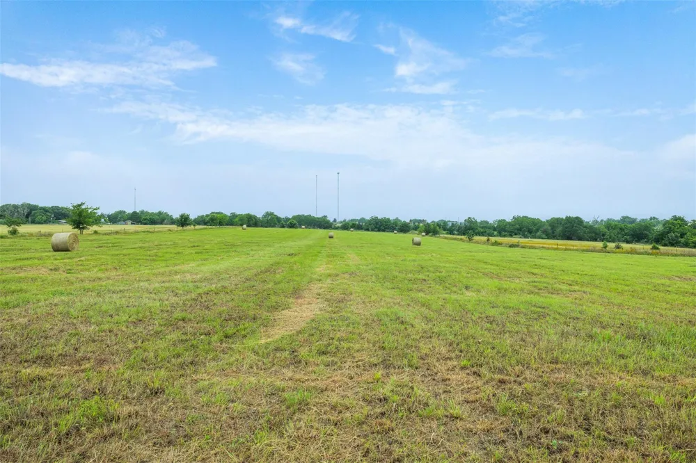 305 County Road 108 Caldwell, TX 77836