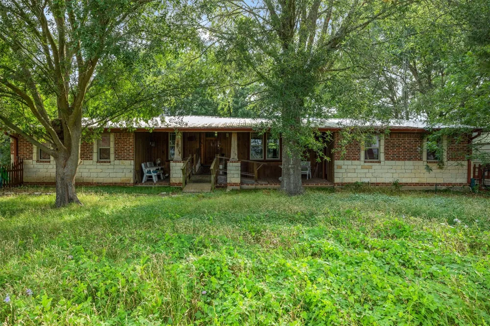 305 County Road 108 Caldwell, TX 77836
