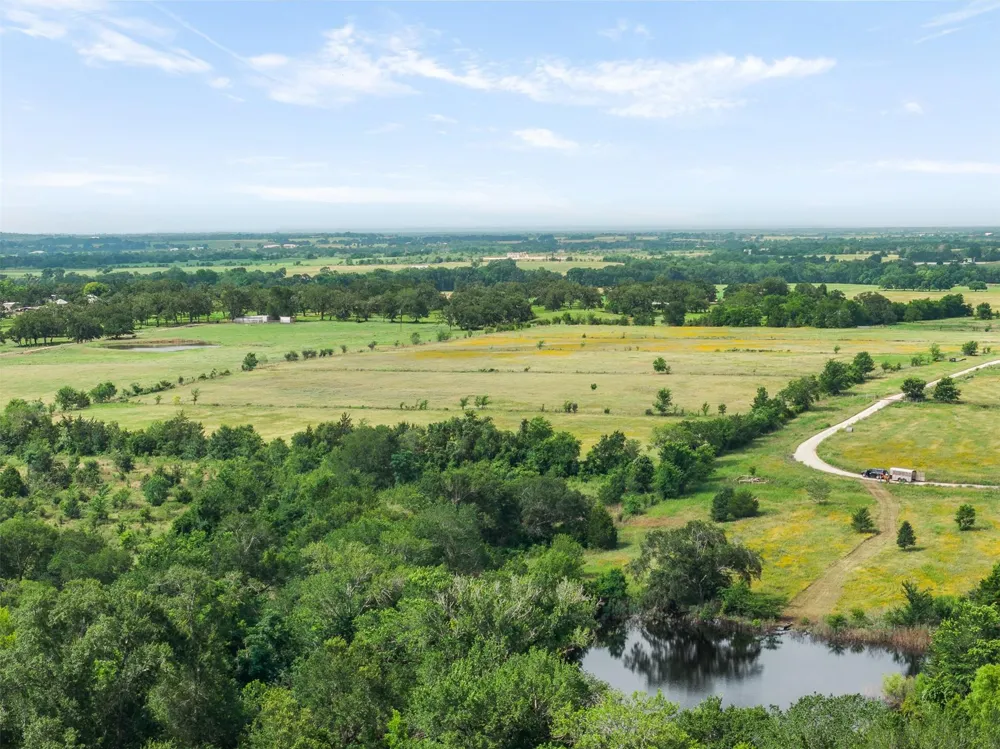 305 County Road 108 Caldwell, TX 77836