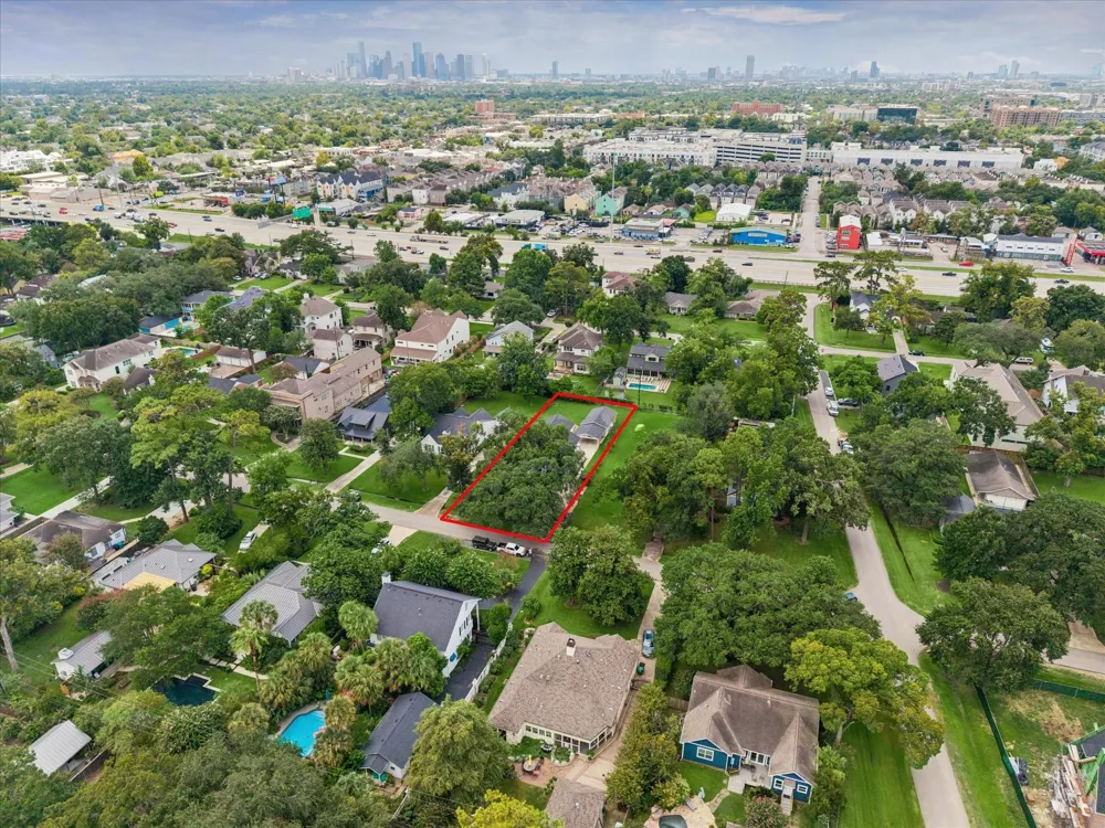 327 W 31st Street Houston, TX 77018