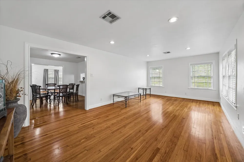 327 W 31st Street Houston, TX 77018