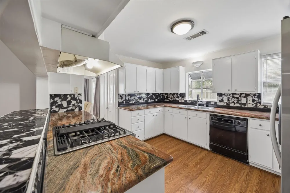 327 W 31st Street Houston, TX 77018