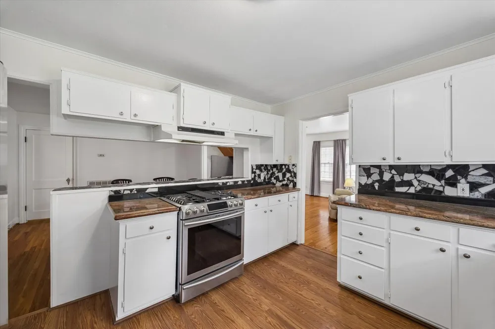 327 W 31st Street Houston, TX 77018