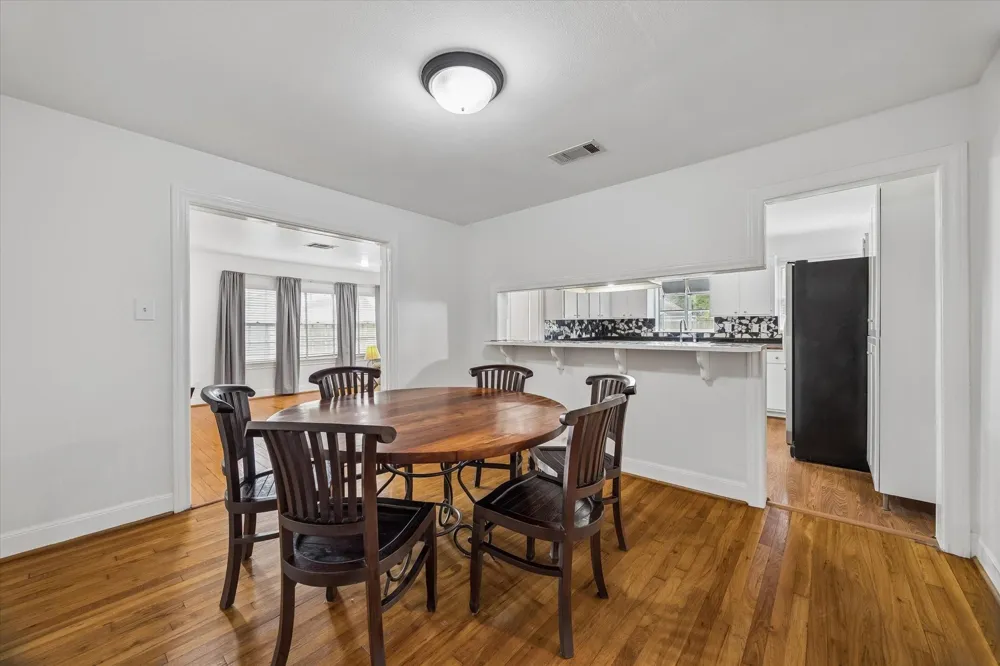 327 W 31st Street Houston, TX 77018