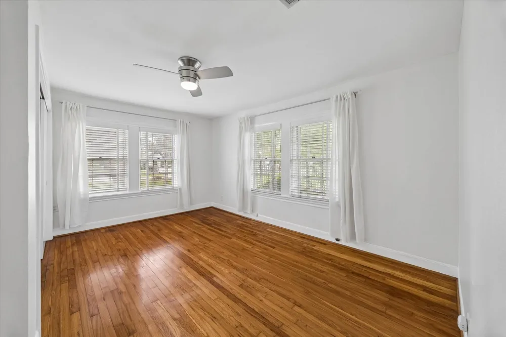 327 W 31st Street Houston, TX 77018