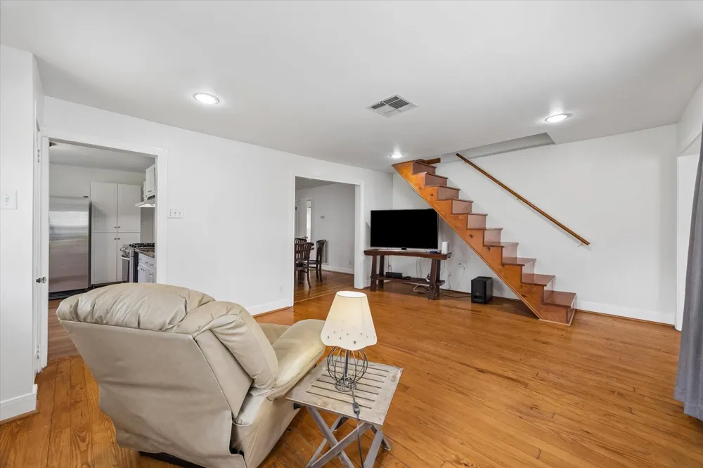 327 W 31st Street Houston, TX 77018