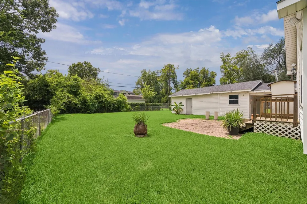 327 W 31st Street Houston, TX 77018