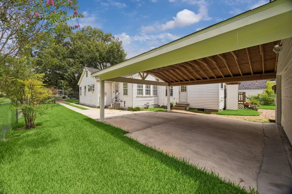 327 W 31st Street Houston, TX 77018