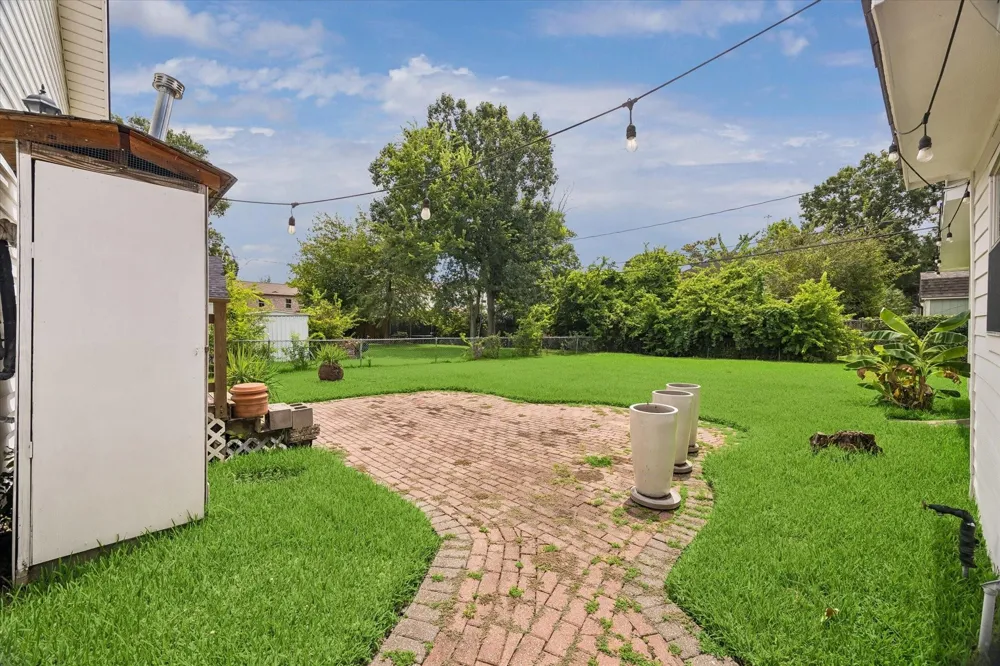 327 W 31st Street Houston, TX 77018