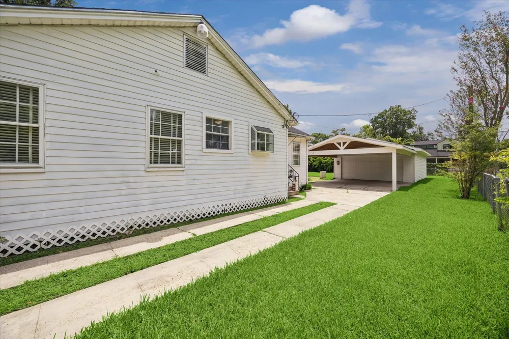 327 W 31st Street Houston, TX 77018
