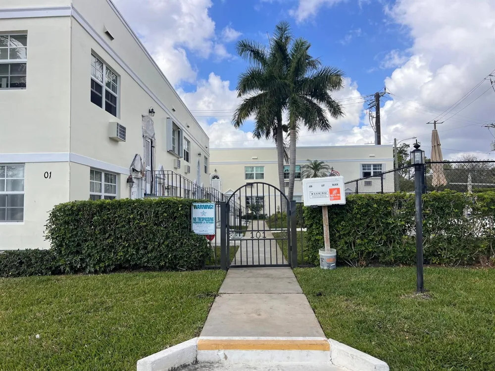 101 S GOLFVIEW ROAD #1 