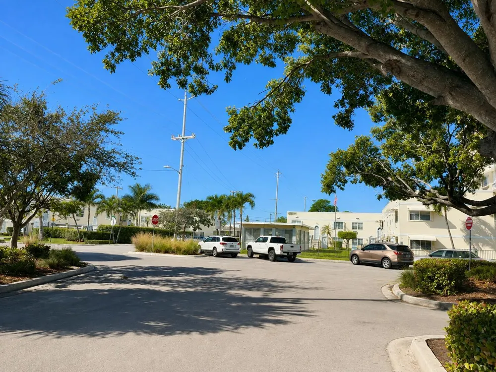101 S GOLFVIEW ROAD #1 