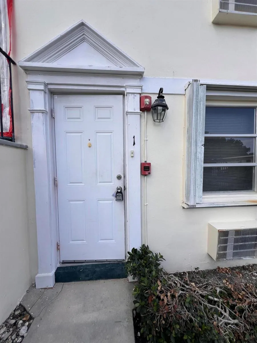 101 S GOLFVIEW ROAD #1 