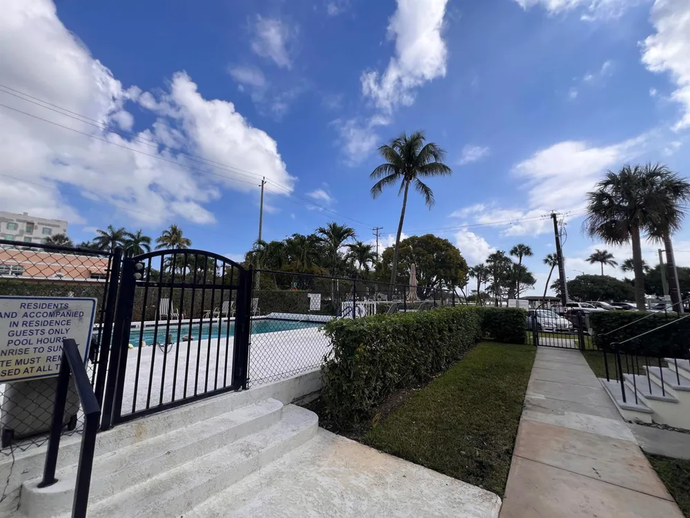 101 S GOLFVIEW ROAD #1 