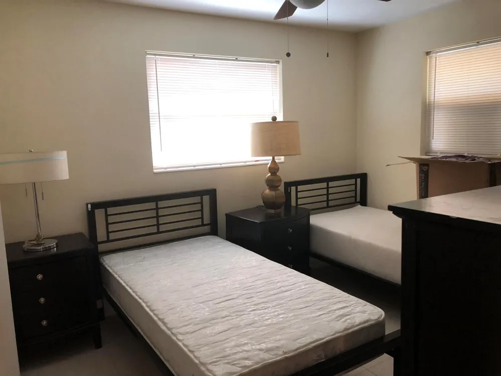 616 W BROWARD STREET Lantana, FL 33462