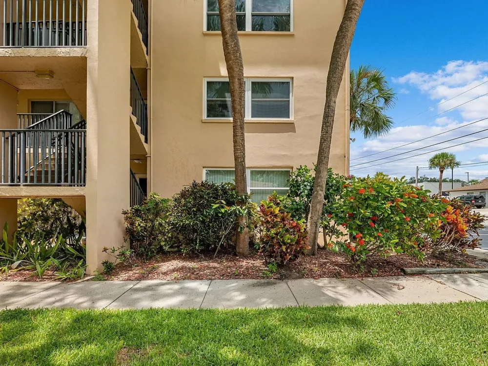 2525 W BAY DRIVE #A16 Largo, FL 33770