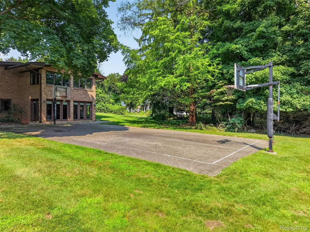 1425 Clarendon Road Bloomfield Hills City, MI 48302